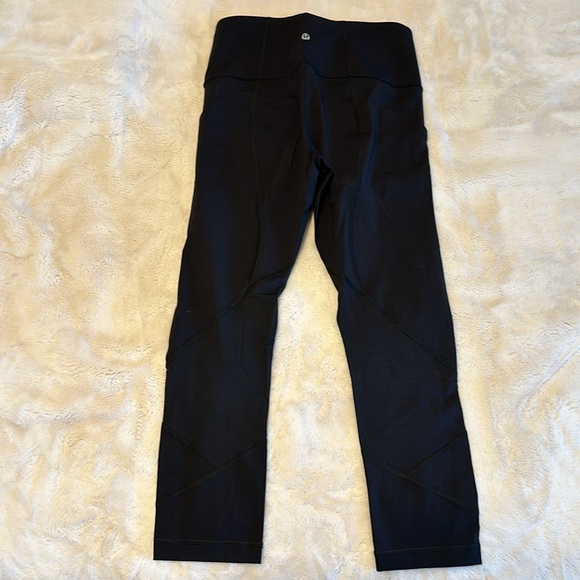 Crop lululemon pants - Picture 2 of 2